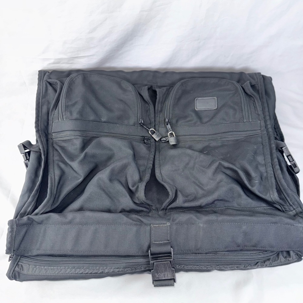 Tumi Garment‎ Bag Travel Suitcase Carry On Luggage Black With Storage Bag